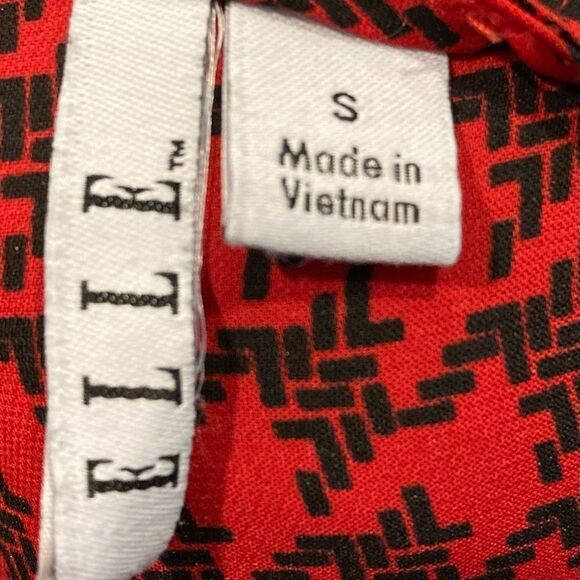 Elle Red sleeveless ruffled top Small - Picture 5 of 6